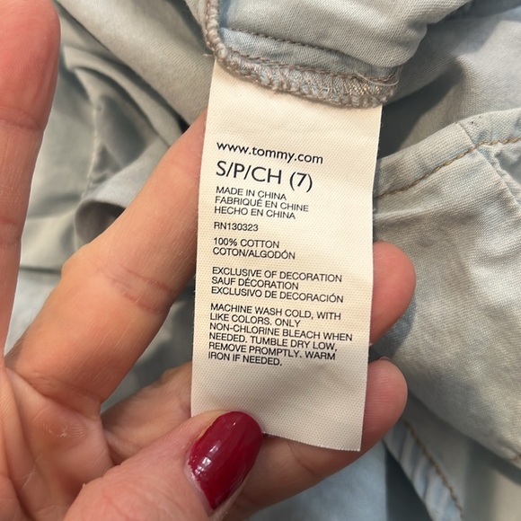 Tommy Hilfiger lightweight denim jumpsuit size small (7). In great condition! - Picture 8 of 8
